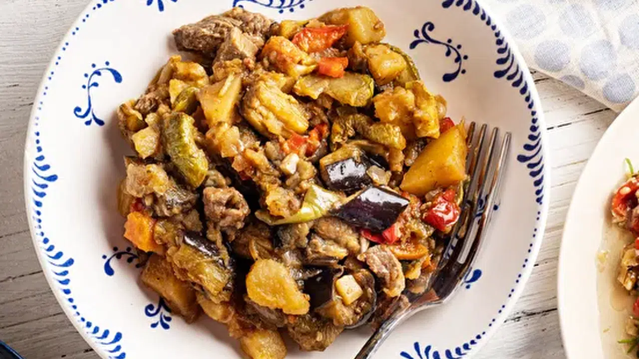 ETLİ ÇİFTLİK KEBABI NASIL YAPILIR! Lokanta Usulü Pratik Tarif