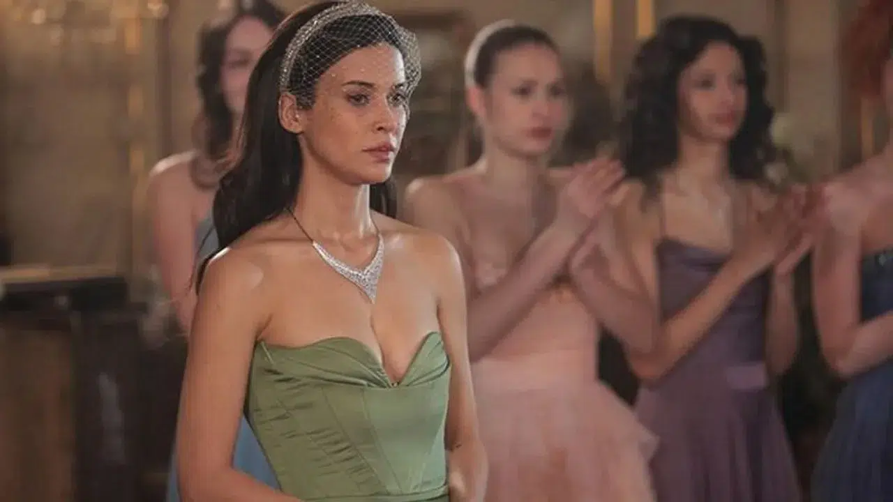 Devrim Özkan Kaç Yaşında, Nereli, Boyu, Kilosu, Lucas Torreira ile Barıştı mı, Hangi Dizilerde Oynadı?