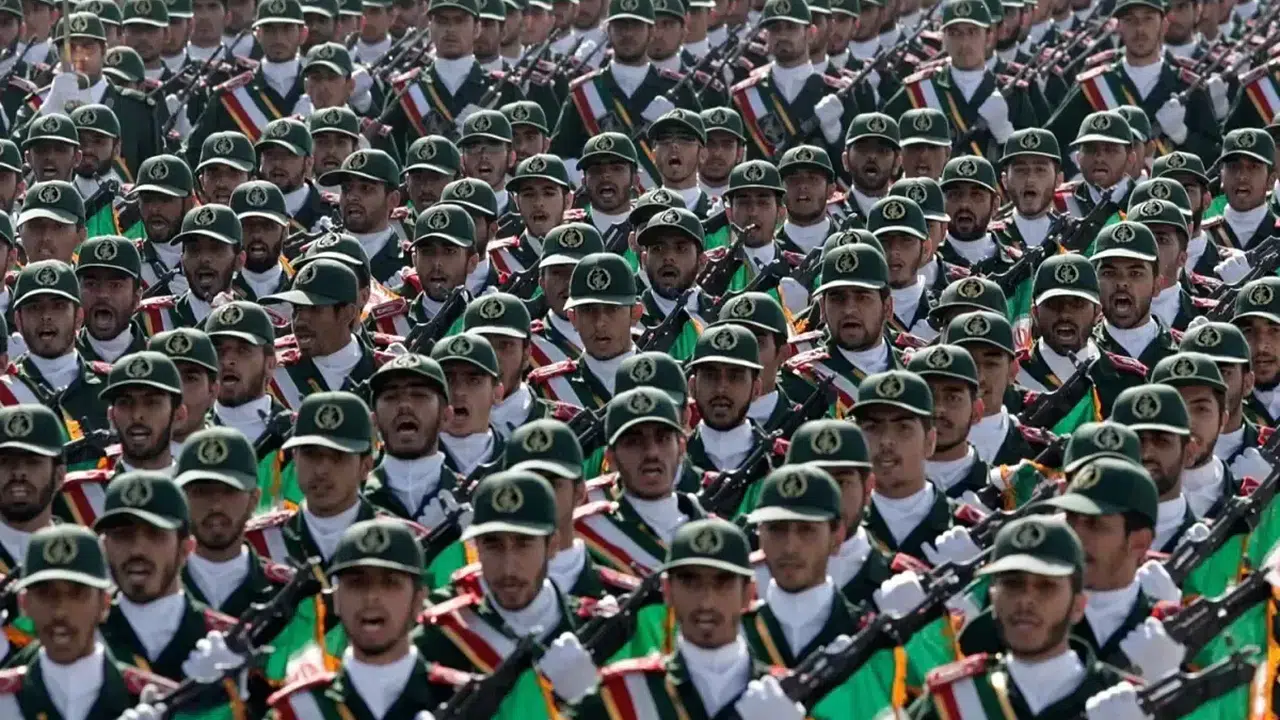 İran’dan dikkat çeken karar! Savaş görevleri için yaş sınırı düşürüldü