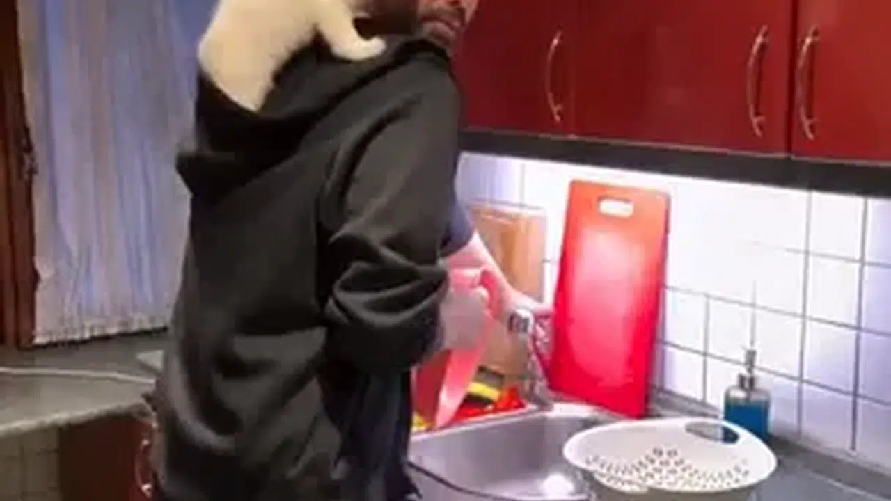 Keremcem Evini Paylaştı, Sosyal Medya Yorum Yağdırdı! Kırmızı Mutfak Olay Oldu