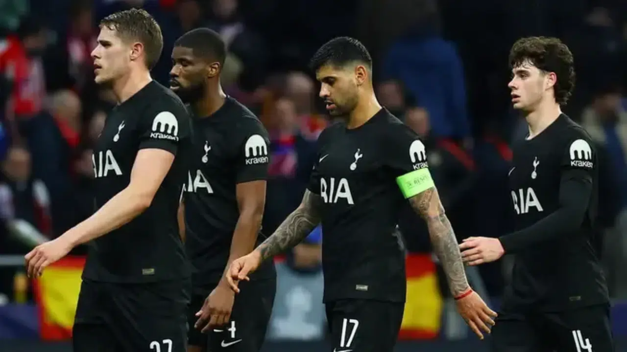 Tottenham Çöktü: 3 Gollü Hezimetle Küme Hattına Dayandı!