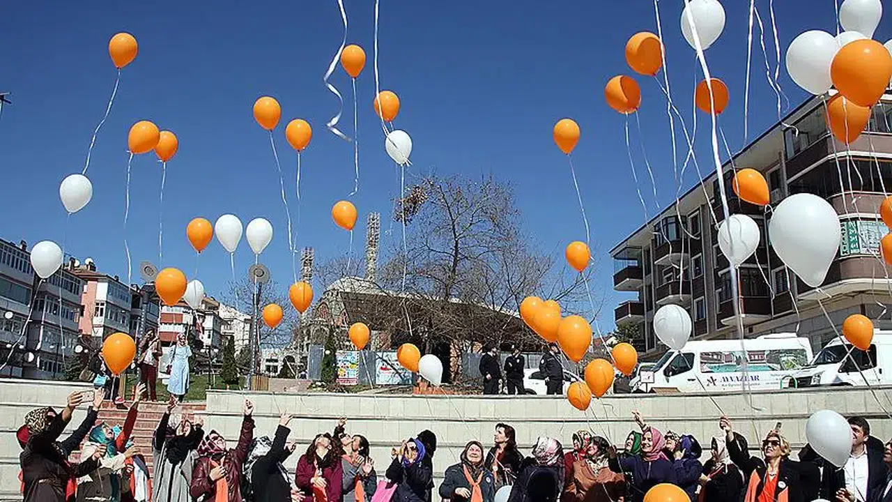 Dünya Kadınlar Günü Neden 8 Mart’ta Kutlanıyor, 2026’da Hangi Gün?