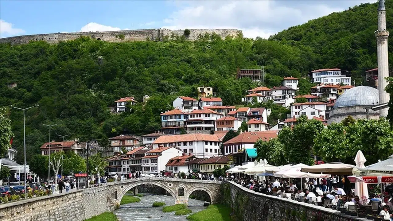 KOSOVA HALKININ DİNİ NE? Müslümanlar mı, kaç Türk yaşıyor, etnik yapısı ne?