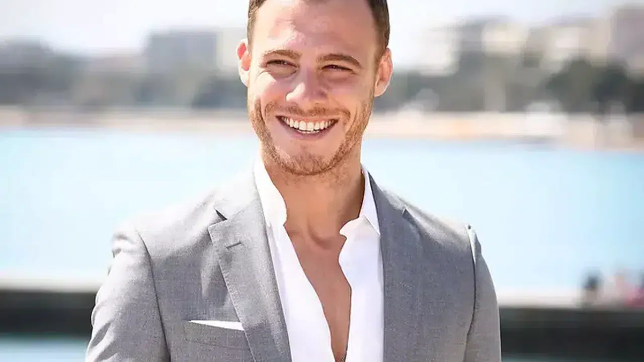 KEREM BÜRSİN EVLİ Mİ? Kaç yaşında, Türk mü, aslen nereli, boyu kaç cm, hangi dizi ve filmlerde oynadı?