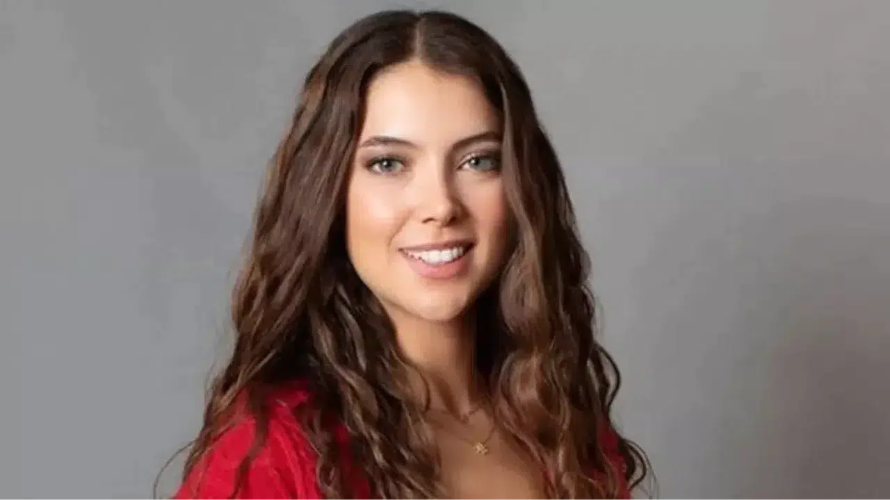 Rüya Helin Demirbulut Kimdir, Kaç Yaşında, Nereli, Aslen Karslı Mı, Mimar Sinan Üniversitesi Mezunu Mu, Hangi Dizi ve Filmlerde Oynadı, Cem Yılmaz ile İlişkisi Var Mı?