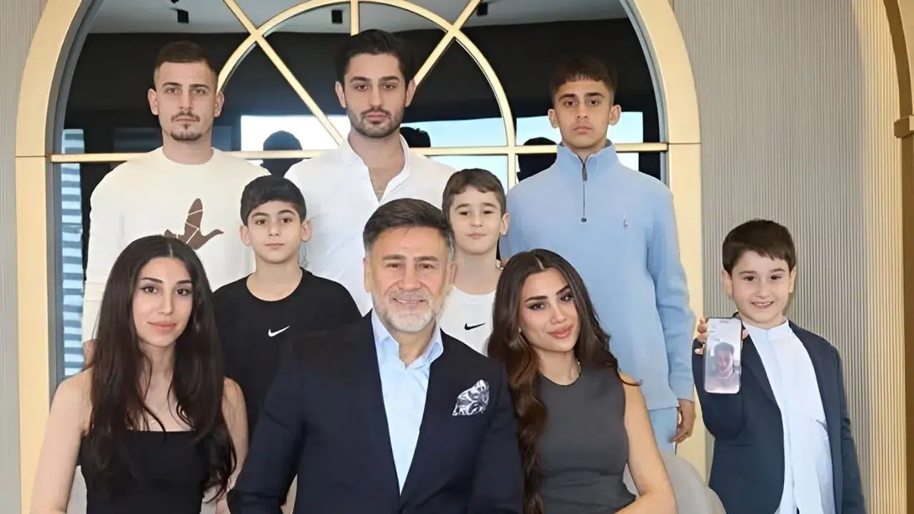 İZZET YILDIZHAN EŞLERİ VE ÇOCUKLARI! Kaç Çocuğu Var, Kaç Evlilik Yaptı?