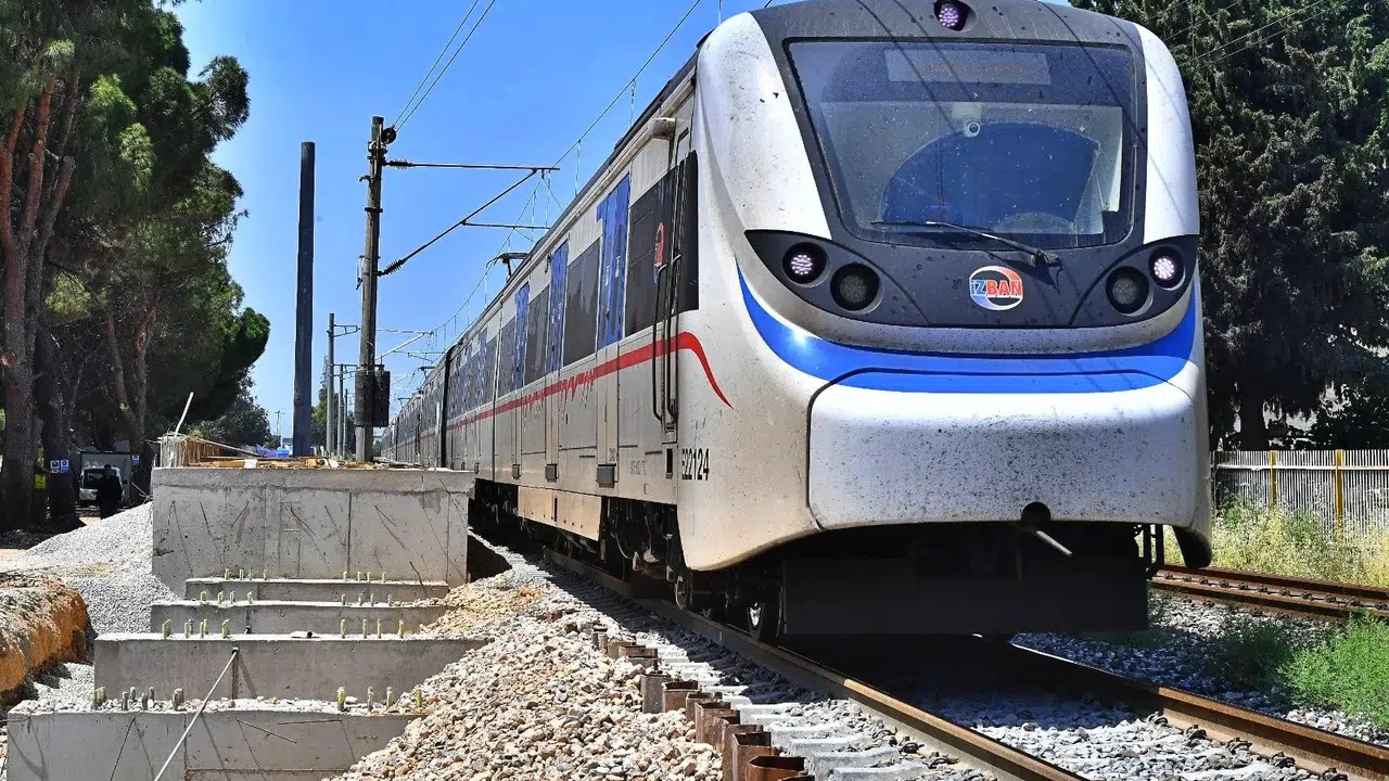 İZMİR’DE ULAŞIM ZAMMI NE KADAR OLDU? Tam bilet kaç TL, İZBAN ücreti ne kadar, feribot fiyatı kaç TL?