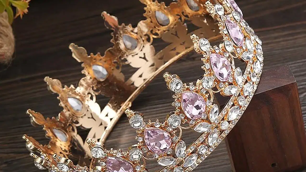 KAHVE FALINDA TAÇ GÖRMEK!