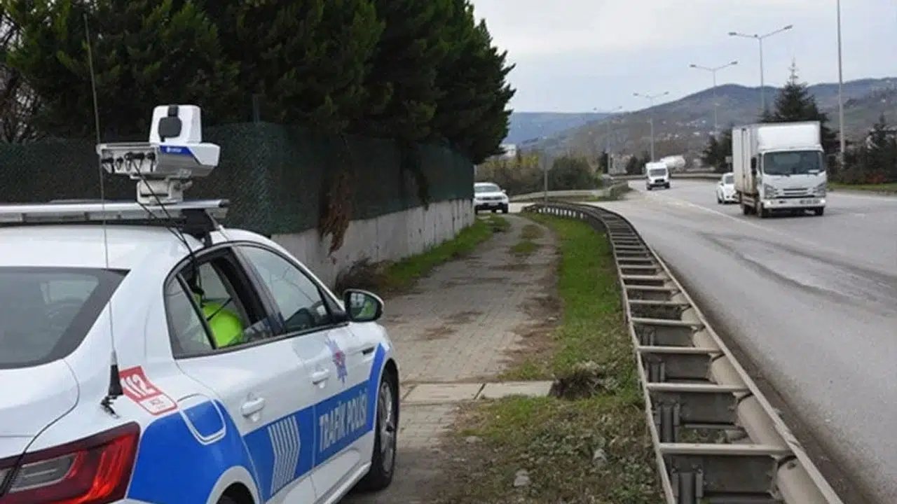 BAYRAMDA HIZ SINIRI KAÇ OLACAK! Radar nerede, ceza ne kadar, hangi yollar riskli?