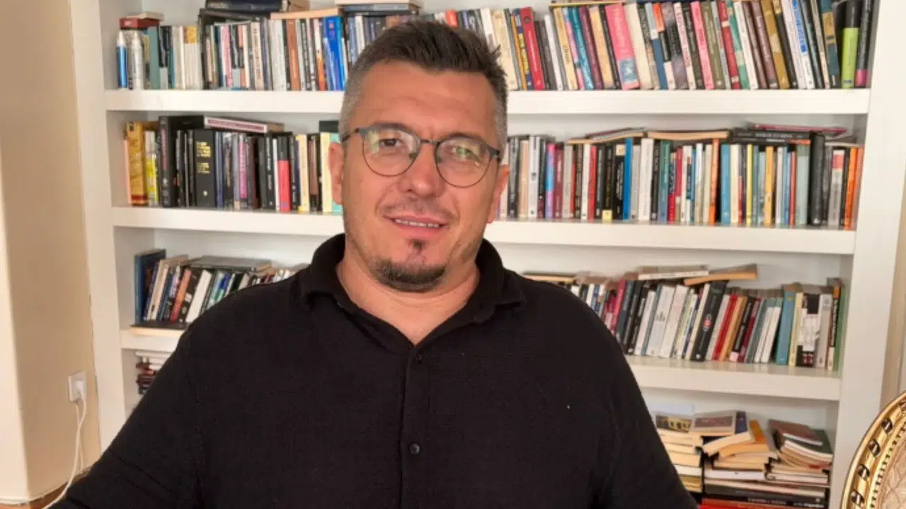 Zafer Duygu’nun akademik kariyeri: Aslen nereli, kaç yaşında, uzmanlık alanı ne, kitapları neler?