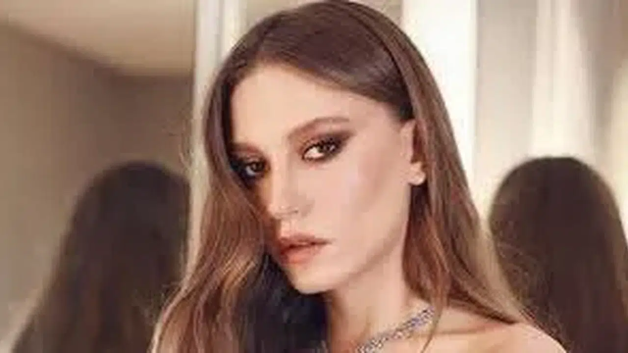 Serenay Sarıkaya'nın kardeşi var mı, kaç yaşında, nereli?