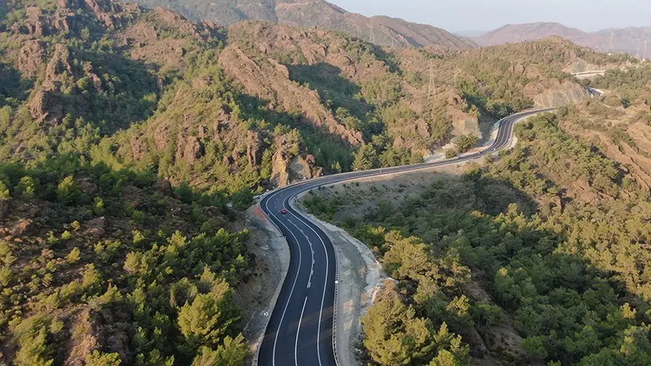 ANKARA DATÇA ARASI KAÇ KM! Özel araç ve otobüsle kaç saat sürer, 2026 güncel yol ve yakıt maliyeti