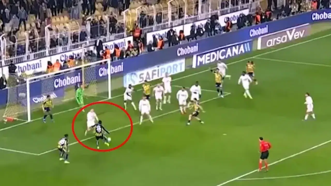 Fenerbahçe’nin Galibiyet Golü Tartışılıyordu! Trio Ekibi Son Noktayı Koydu