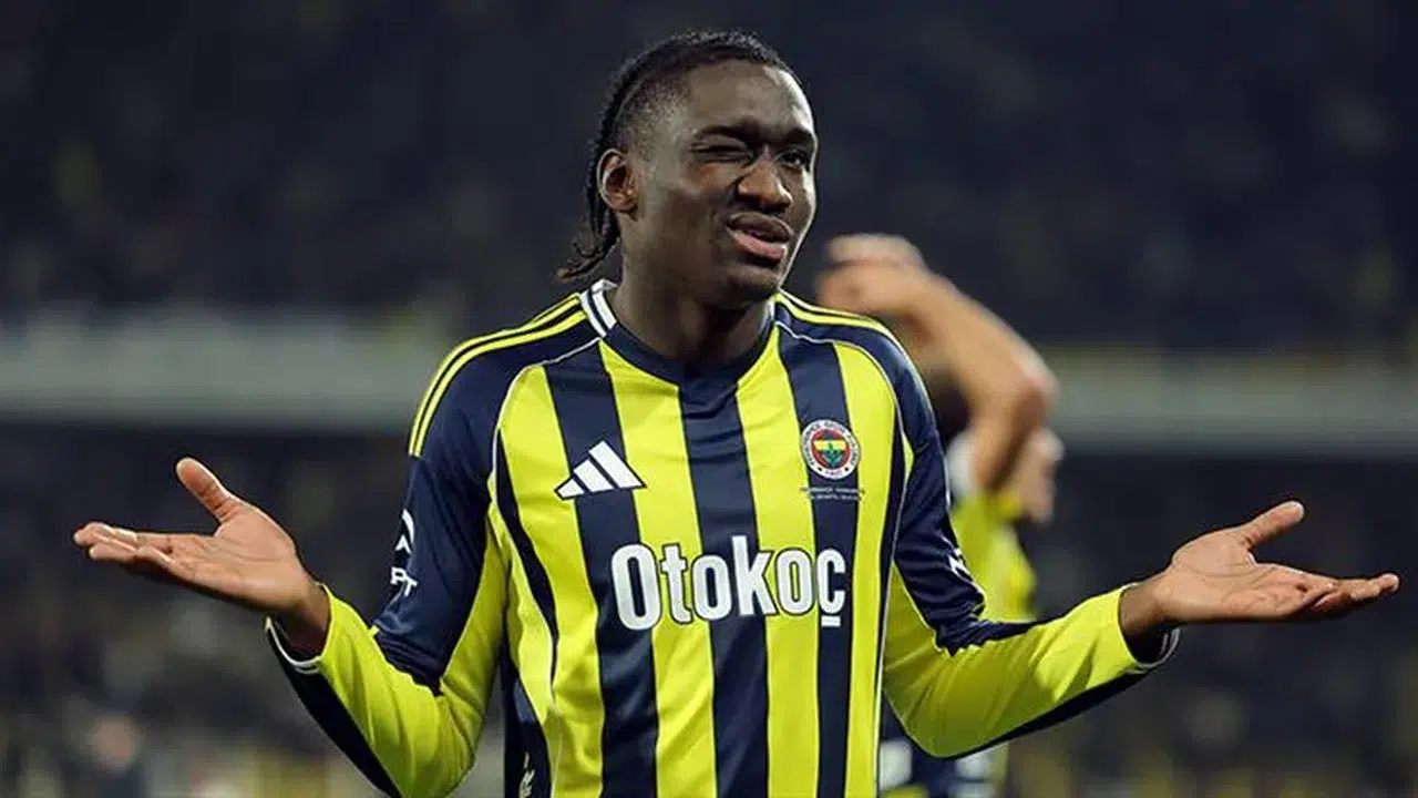 Sidiki Cherif Eski Takımını Unutmadı, Angers’e Fenerbahçe Forması Hediye Etti