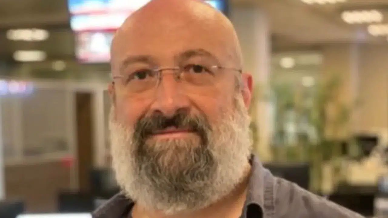 GAZETECİ HİKMET GENÇ KİMDİR! Kaç yaşında, aslen nereli, hangi gazetelerde yazdı?