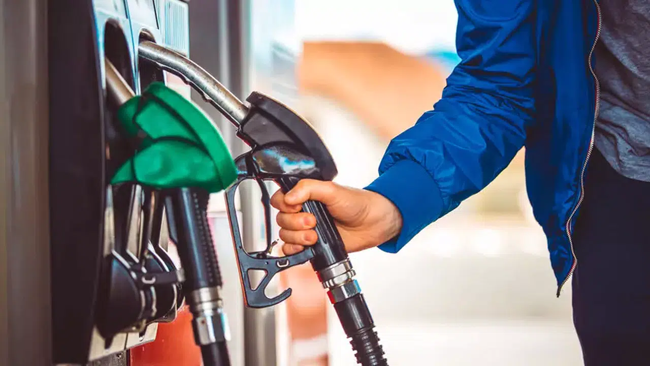 Akaryakıtta büyük değişim: Zam geldi, ardından indirim beklentisi ortaya çıktı
