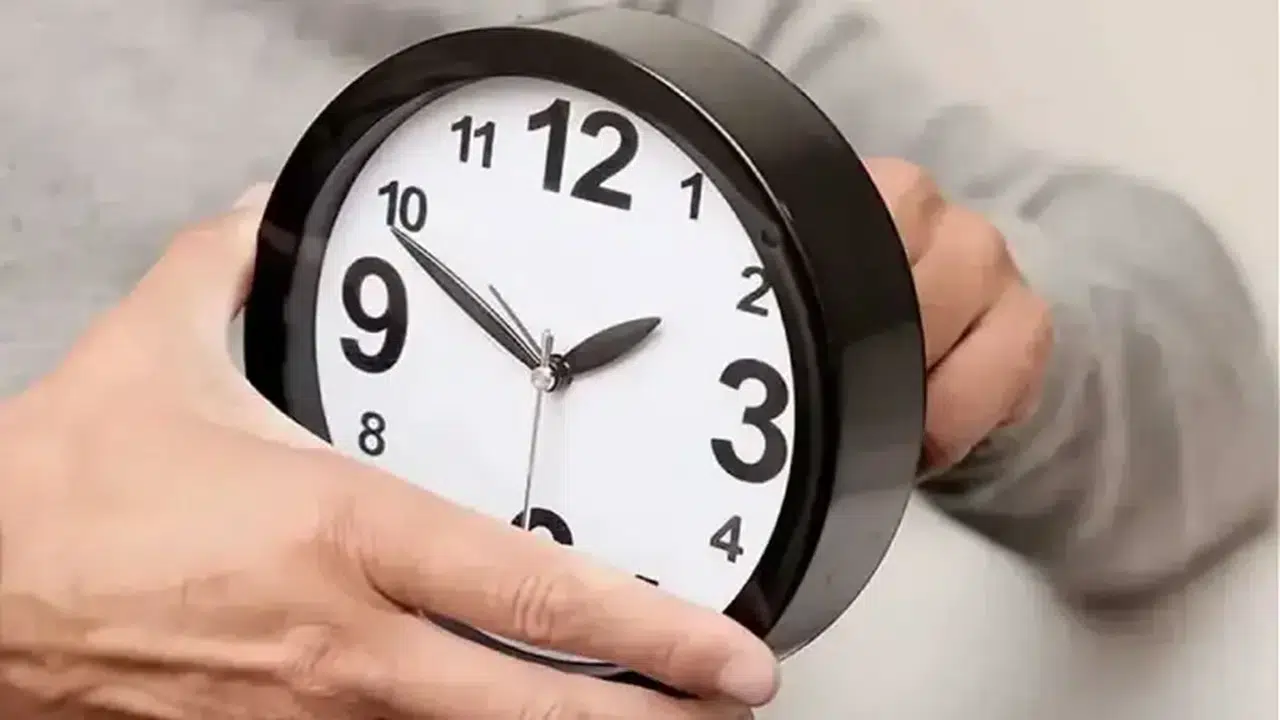 Avrupa’da yaz saati uygulaması başladı mı, saatler ne zaman ileri alındı Türkiye ile saat farkı Almanya İngiltere kaç saat oldu?