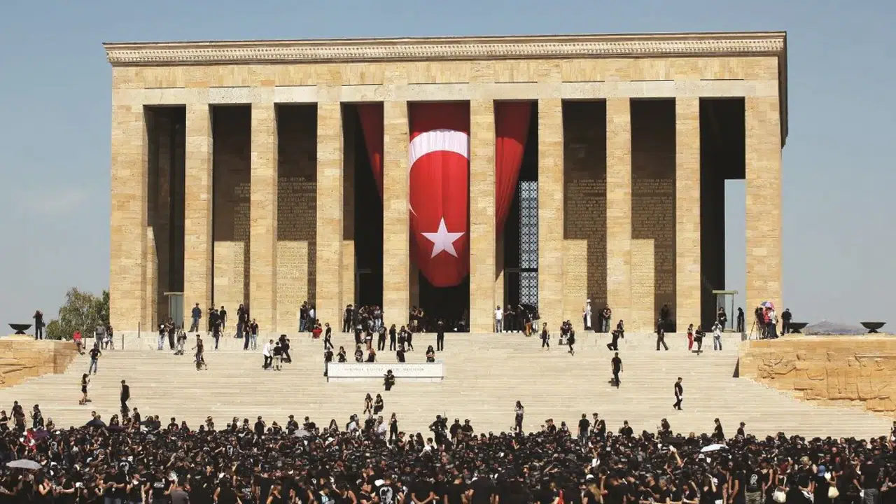 2026 RAMAZAN BAYRAMI ANITKABİR AÇIK MI! Saat kaçta açılıyor, kaçta kapanıyor, ziyaretçi yoğunluğu nasıl?