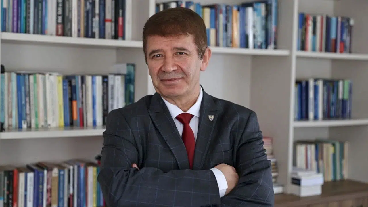 İRFAN KAYA ÜLGER KİMDİR, MESLEĞİ NE? Ne iş yapıyor, nerede çalışıyor, görevi ne?