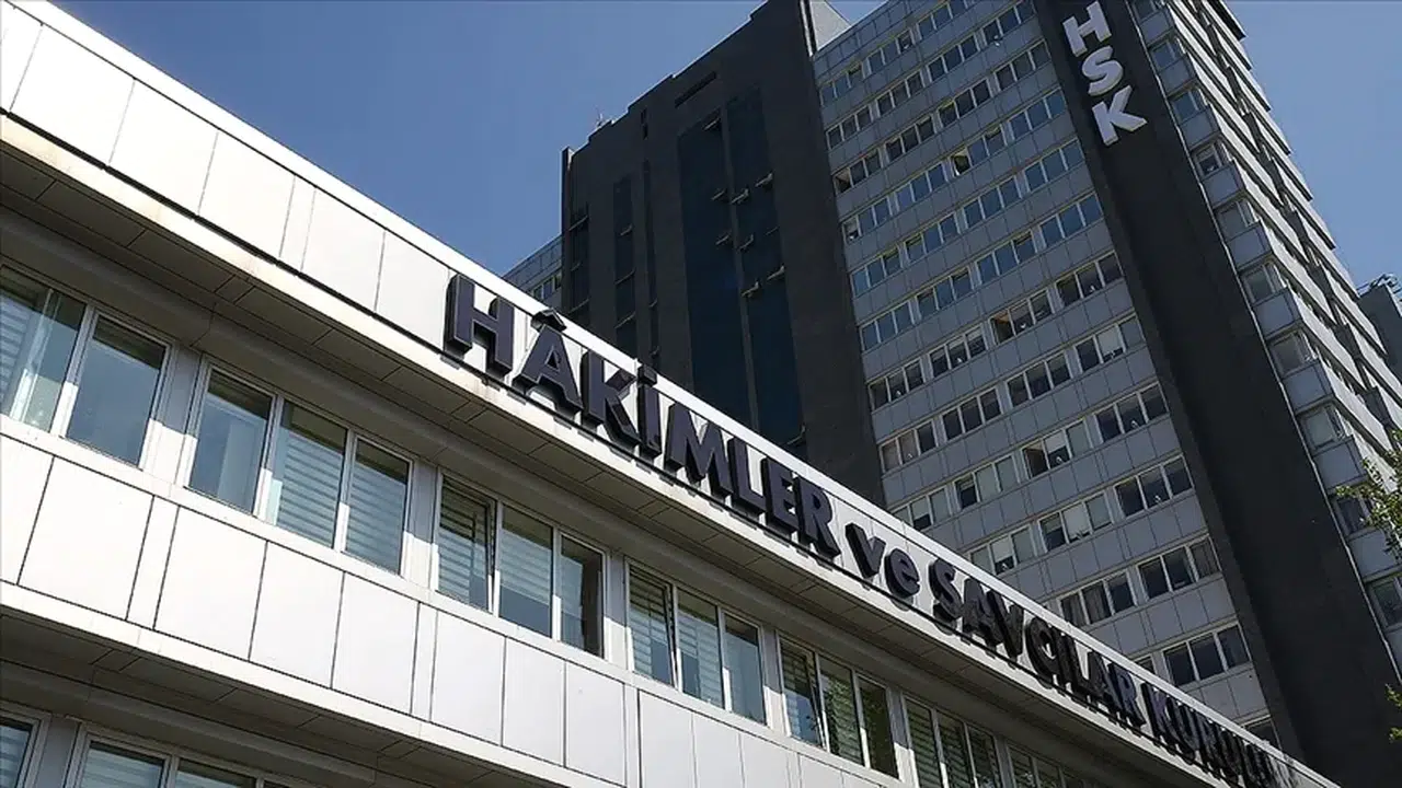 HSK Kararnamesi yayımlandı: 12 hakim ve savcının görev yeri değişti