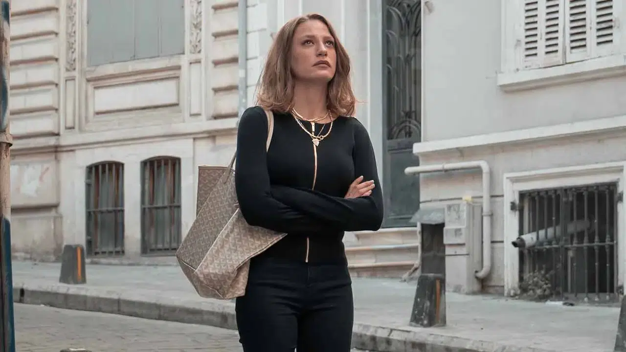 SERENAY SARIKAYA SON DİZİSİ NE? Netflix dizisi Kimler Geldi Kimler Geçti fragmanı, konusu ve çıkış tarihi ne?