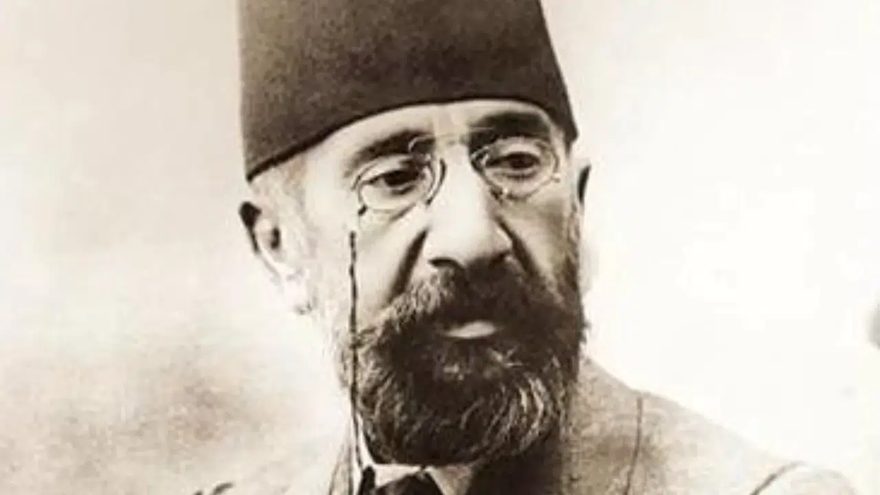 OSMAN HAMDİ BEY KİMDİR VE ESERLERİ! Hangi alanlarda çalıştı, en ünlü tabloları hangileri?