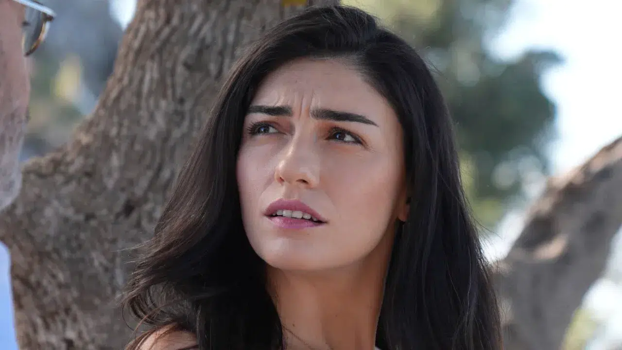 HAZAR ERGÜÇLÜ VE EFE ÇELİK AYRILDI MI? Neden ayrıldılar, ilişkileri neden bitti?