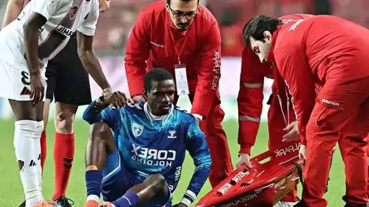 Fenerbahçe Maçı Öncesi Kritik Eksik: Assoumou’nun Dizinde Ciddi Hasar!