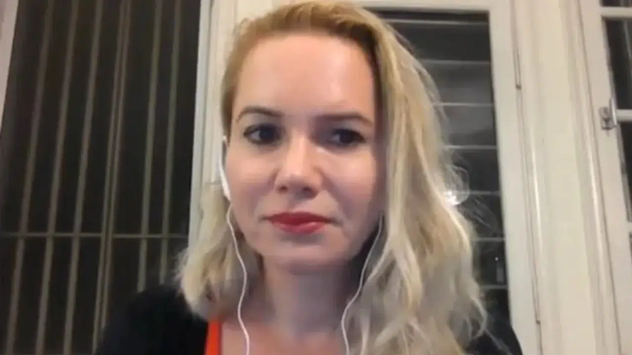 SEZİN ÖNEY’İN ANNESİ VE BABASI KİM! Ailesi aslen nereli, ne iş yapıyorlar?