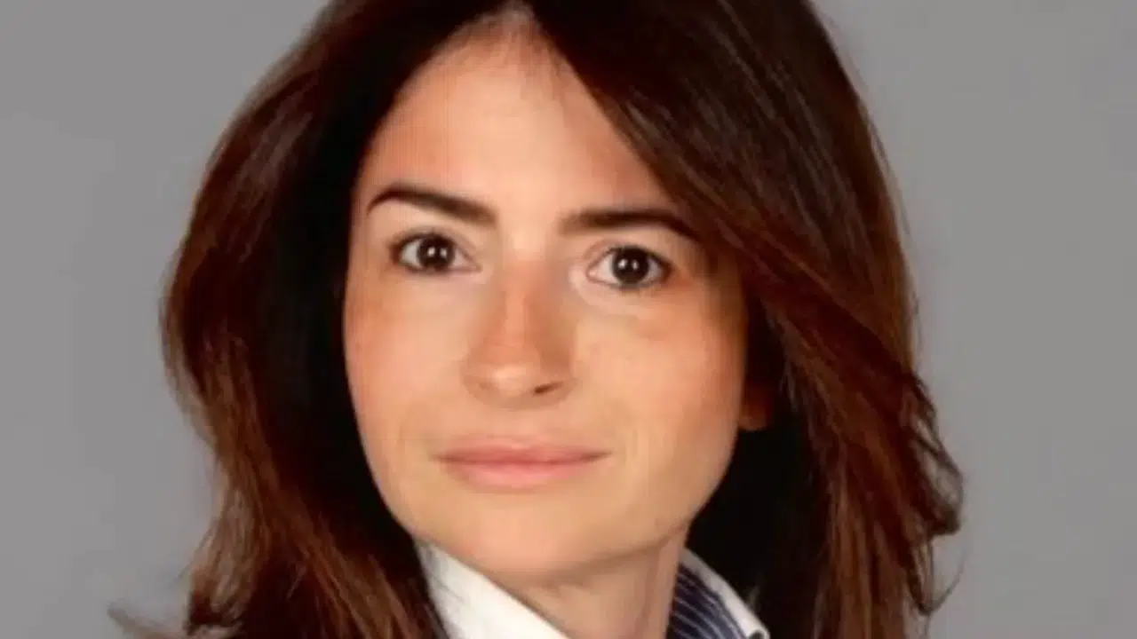 RAİFE GÜLRU GEZER KİMDİR! Kaç yaşında, mesleği ne, babası kim, evli mi, eşi kim, boşandı mı?