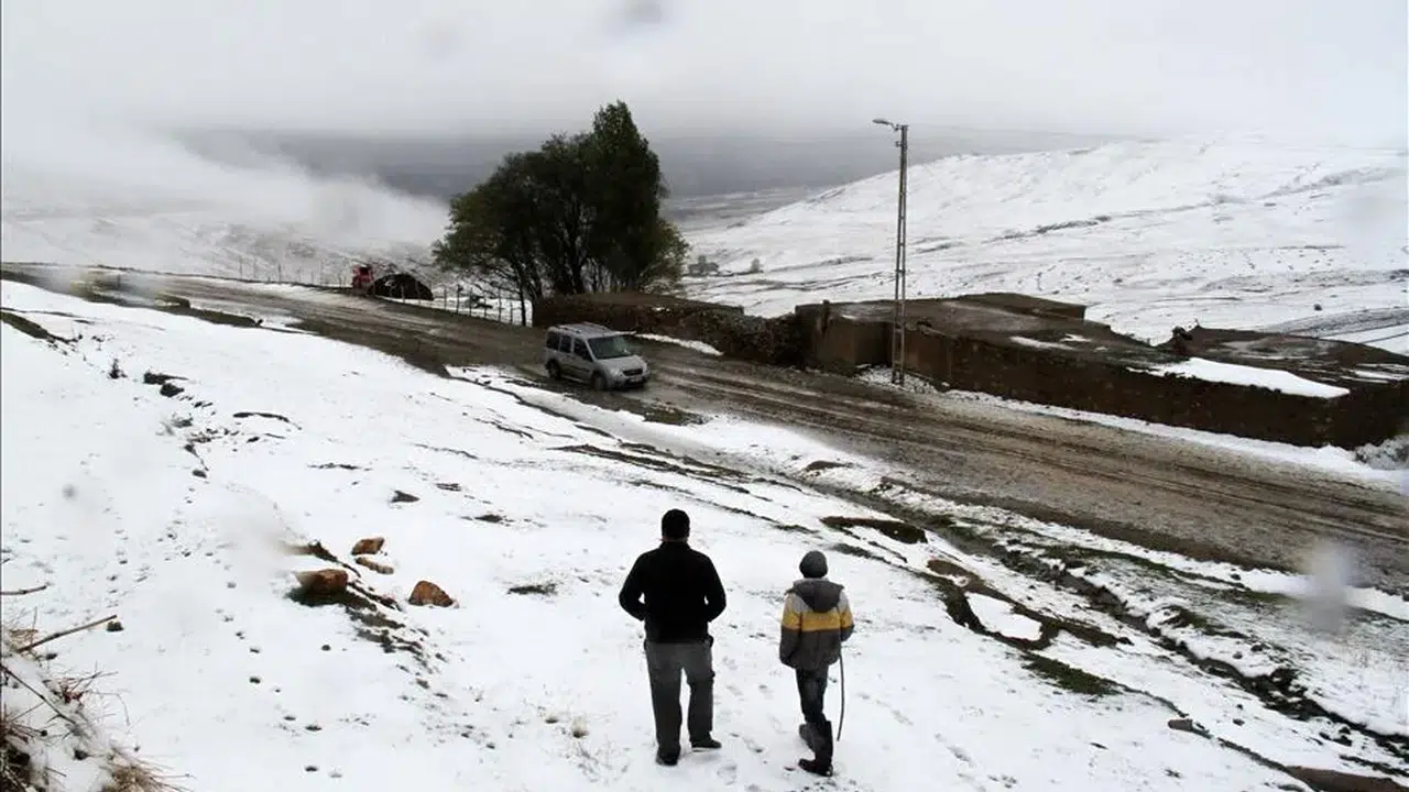AĞRI'DA 10 MART (YARIN) OKULLAR TATİL Mİ? Salı günü dersler işlenecek mi, kar var mı?
