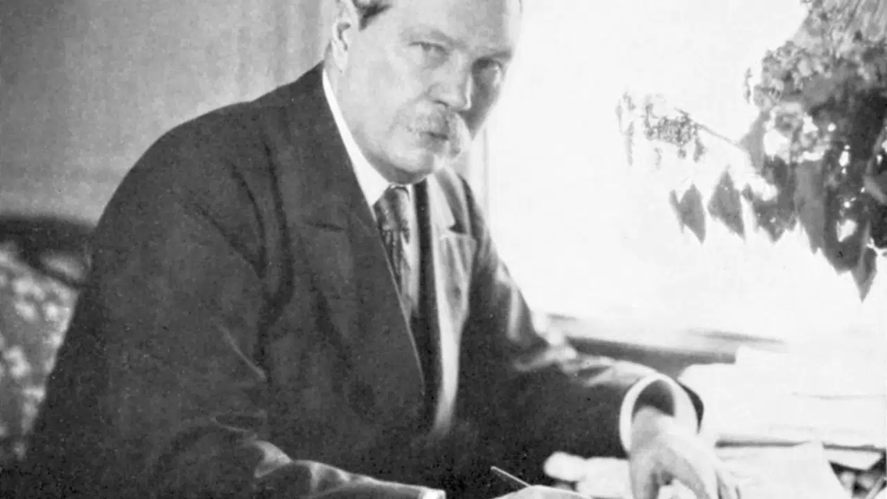 KAYIP DÜNYA KİTAP ÖZETİ! Kimin eseri, yazarı kimdir, konusu ve anafikri nedir, ne anlatıyor ve PDF indirme linki var mı?