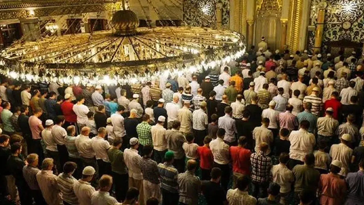 Ramazan Bayramı Sabahı İçin Geri Sayım! İl İl Namaz Saatleri Açıklandı