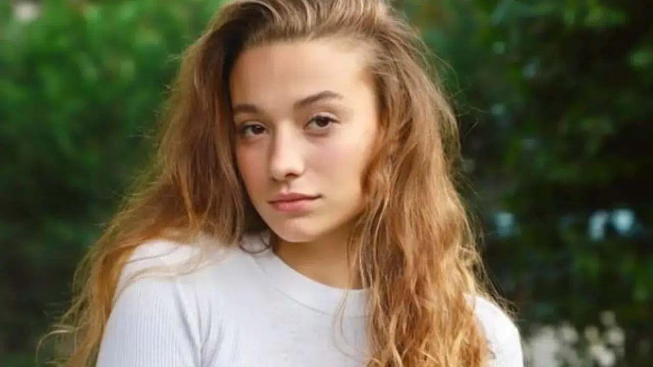 SÜMEYYE AYDOĞDU KAÇ YAŞINDA, ASLEN NERELİ? Sevgilisi var mı, ne iş yapıyor, mesleği ne, burcu ne?