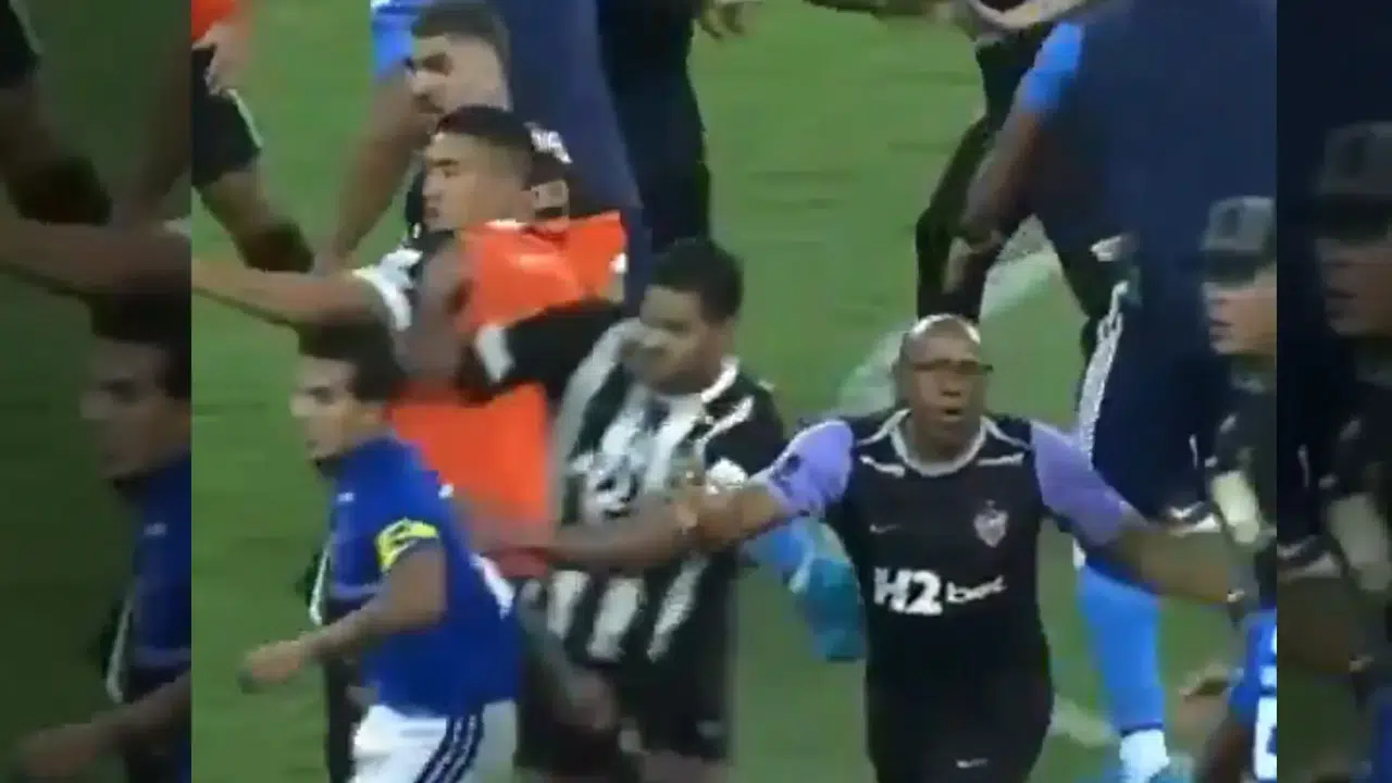 Cruzeiro-Atletico Mineiro Maçında Ortalık Karıştı