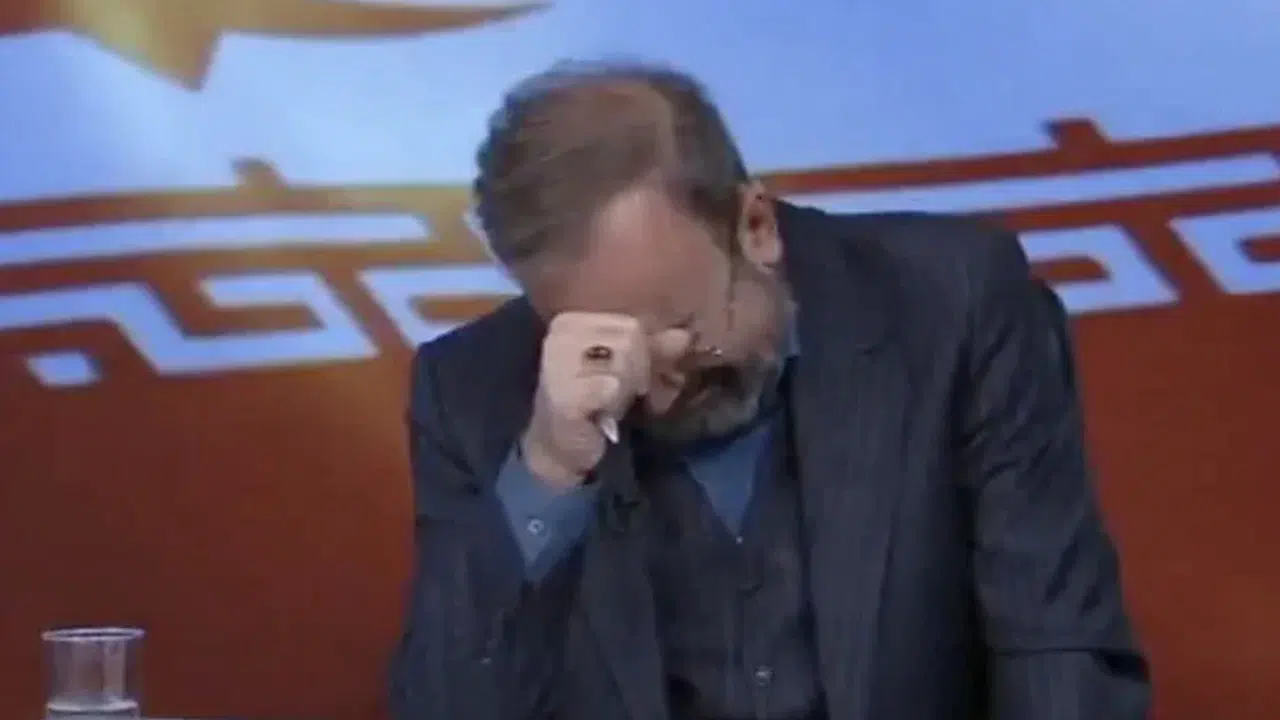 İran Devlet Televizyonu Hamaney’in Ölümünü Gözyaşlarıyla Bildirdi!