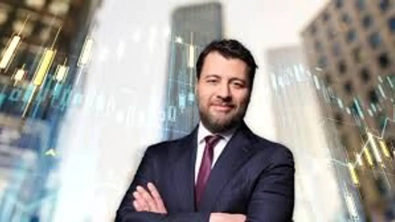 EMRE TEZMEN KİMDİR VE HAYATI! Ne iş yapıyor, nerede çalışıyor?