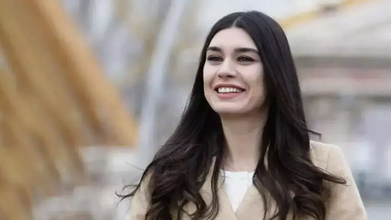 BURCU KIRATLI ÇOCUĞU VAR MI? Kaç yaşında, sevgilisi kim, aslen nereli, mesleği ne, ne iş yapıyor?