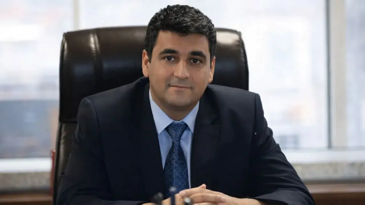 ENVER GEÇGEL KİMDİR VE HAYATI! Kökeni neresi, kaç yaşında, serveti ve mal varlığı, ne iş yapıyor?