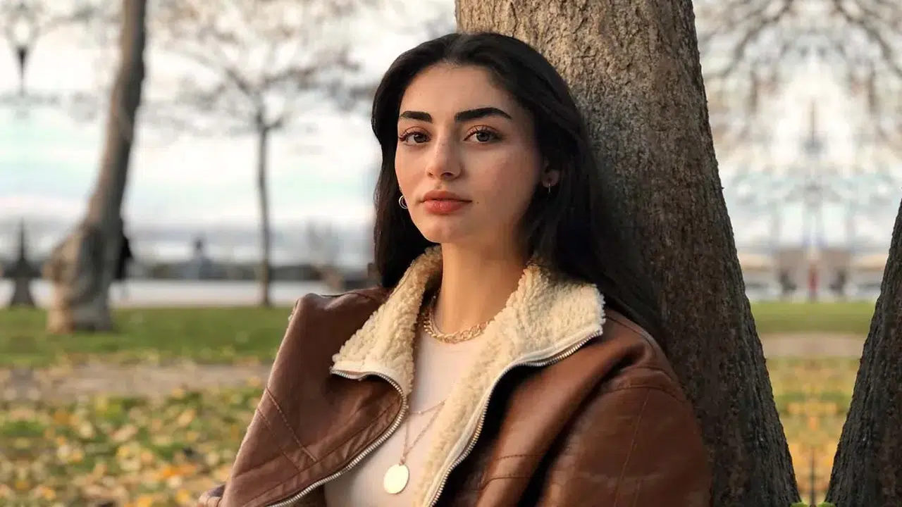 ÖZGE TÖRE EVLİ Mİ! Sevgilisi kim, Kuruluş Osman’dan ayrıldı mı? Özge Törer’in hayatı ve kariyeri