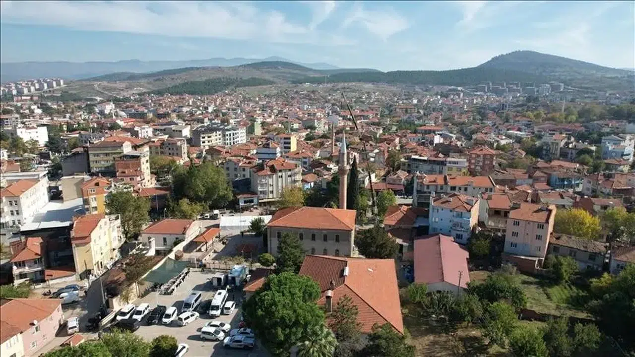 Sındırgı’nın komşu ilçeleri ve çevre illerle bağlantısı
