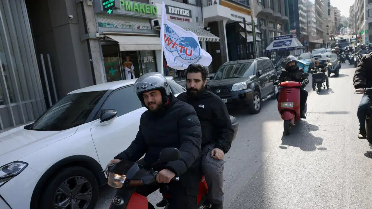 Atina’da Denizcilik Eylemi! 24 Saatlik Grevle Deniz Ulaşımı Durdu