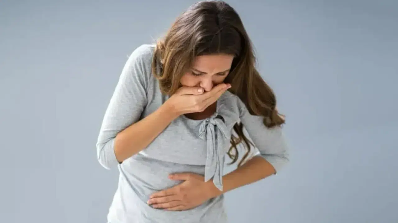 AÇ KARNA MİDE BULANTISI NEDEN OLUR! açlık bulantı yapar mı, iyi gelen yöntemler neler?