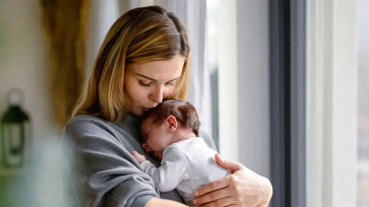 DOĞUM İZNİ 2026’DA KAÇ GÜN? İşçi ve Memur Arasındaki Fark Ne, Analık Ödeneği Ne Kadar?