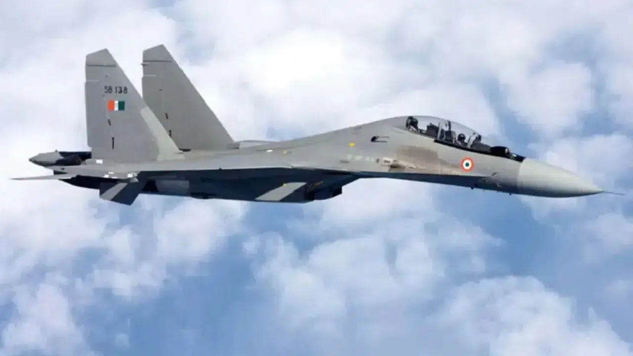 Hindistan’da Alarm! Su-30MKI Savaş Uçağı Kalkıştan Sonra Düştü