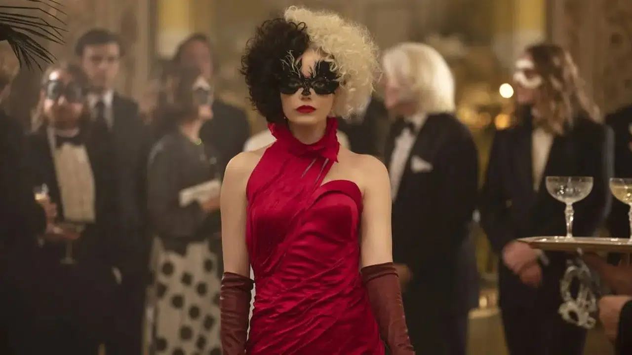 DALMAÇYALI FİLMİNDEKİ KADIN KİM? Cruella Filminde Emma Stone Kimdir ve Cruella Karakterini Kim Oynuyor?