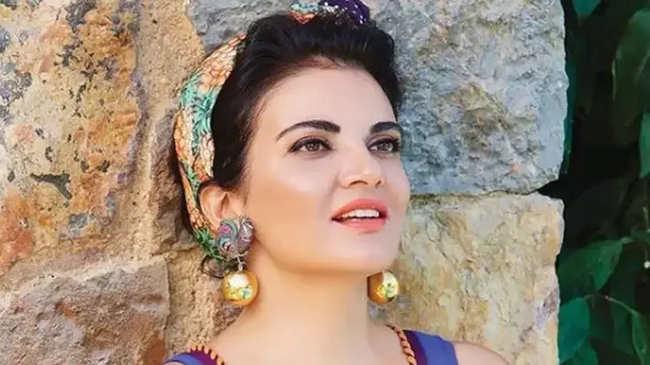 Göksel’den Şaşırtan İmaj Değişimi! Farklı Saç Stilleriyle Bambaşka Biri Oldu