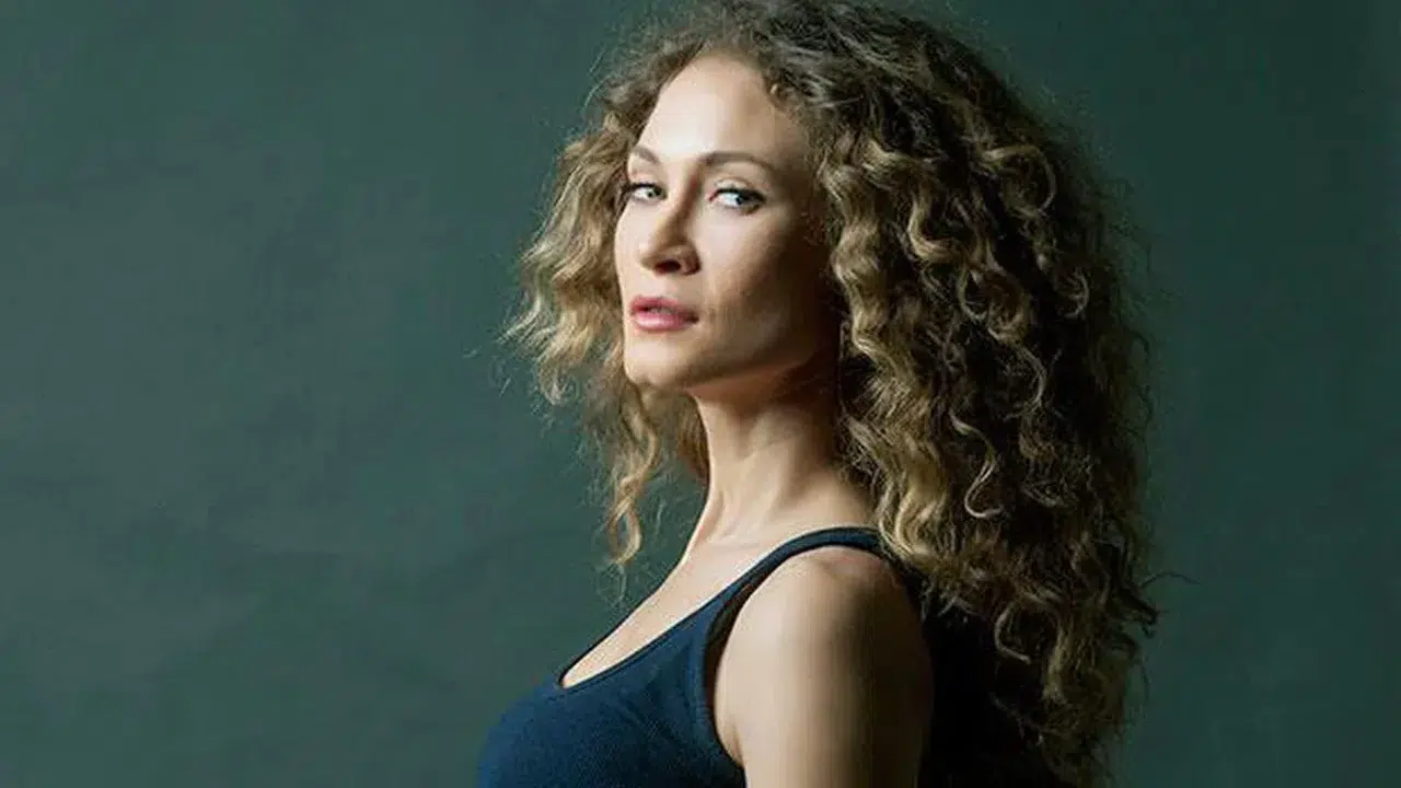 ECE DİZDAR BOYU KAÇ, KAÇ KİLO? Aslen nereli, kaç yaşında, ne iş yapar ve hangi dizilerde oynadı?