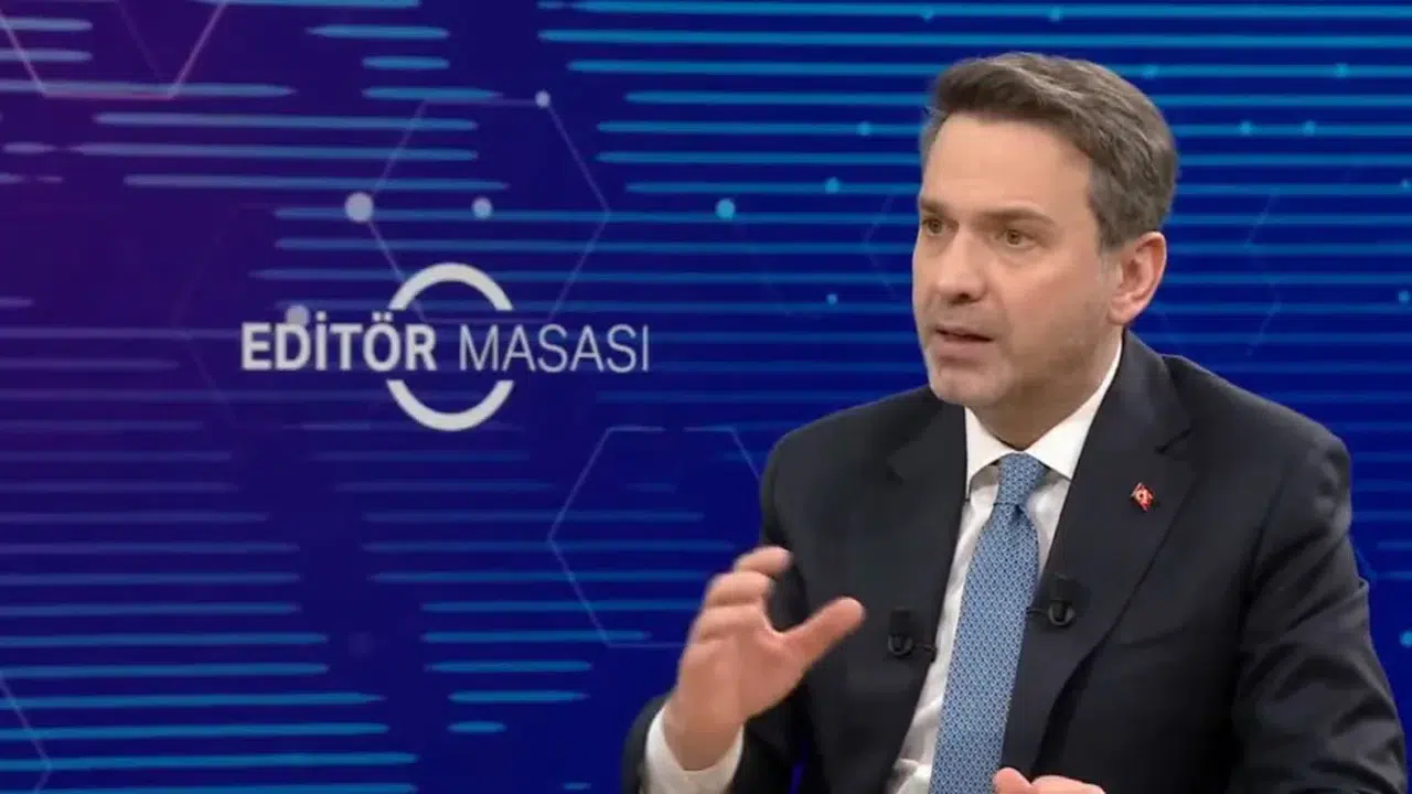 ALPARSLAN BAYRAKTAR ENERJİ KRİZİ AÇIKLAMASI NE! Petrol arz krizi var mı, Türkiye etkilenir mi?