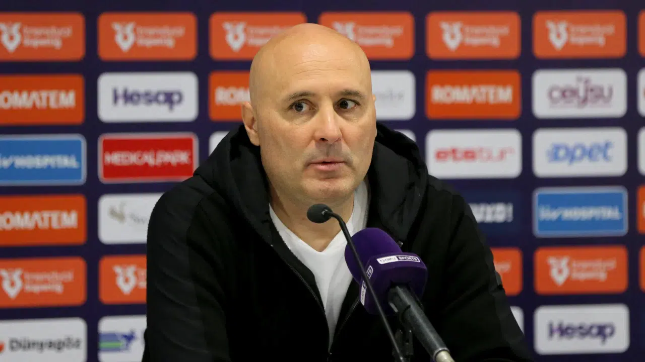 SAMİ UĞURLU KİMDİR VE KARİYERİ! Antalyaspor Teknik Direktörü Kimdir, Sami Uğurlu Ne İş Yapar, Eski Futbolcu mu, Aslen Nereli, Evli mi?